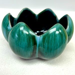 MCM  BLUE MOUNTAIN POTTERY drip glaze LOTUS bowl/planter Canada